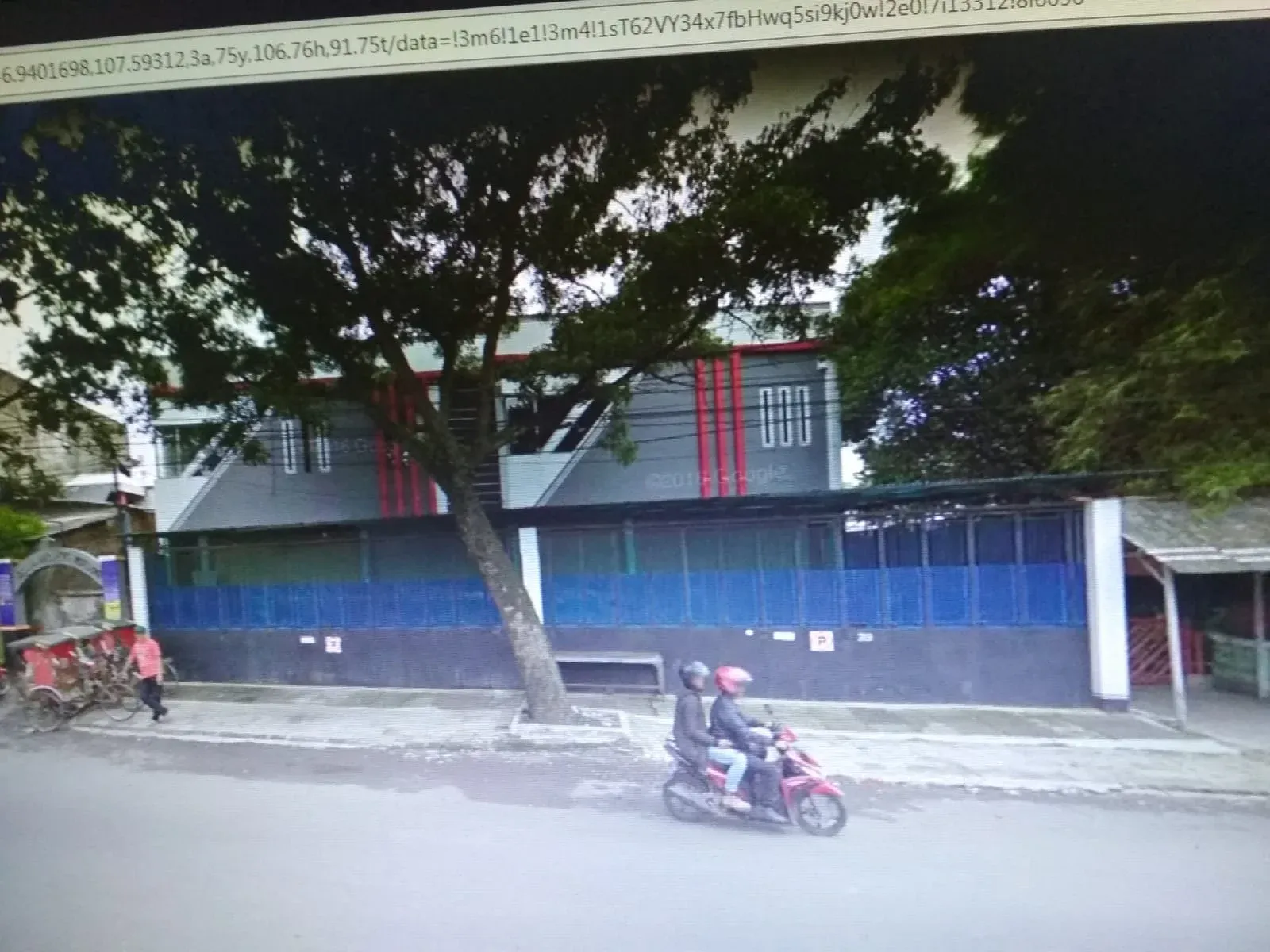 Kopi Leuwipanjang, Tempat Usaha+ Tinggal, Strategis